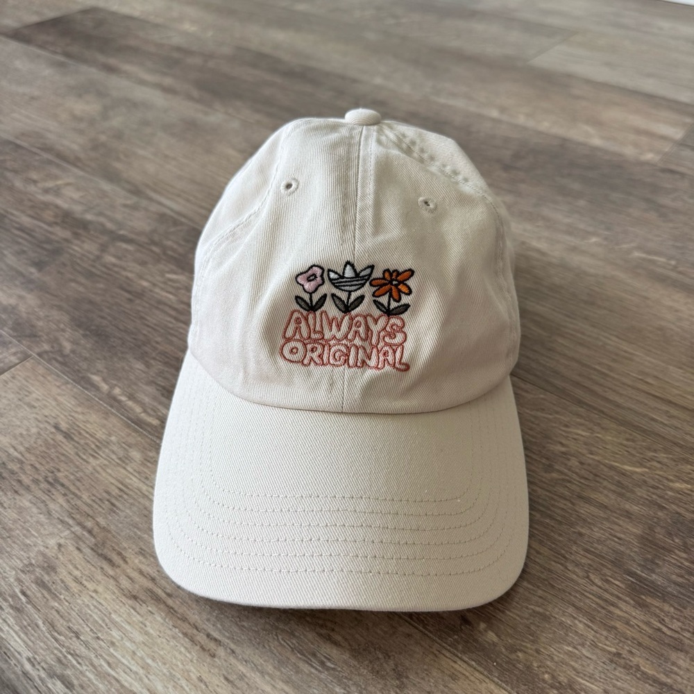 Like New! Adidas “Always Original” Embroidered Flower Cream Baseball Hat